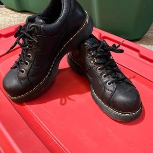 Men’s Dr Martens black leather shoe